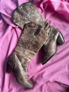Bos. & Co Genuine Leather Tan Heeled Cowboy Boots